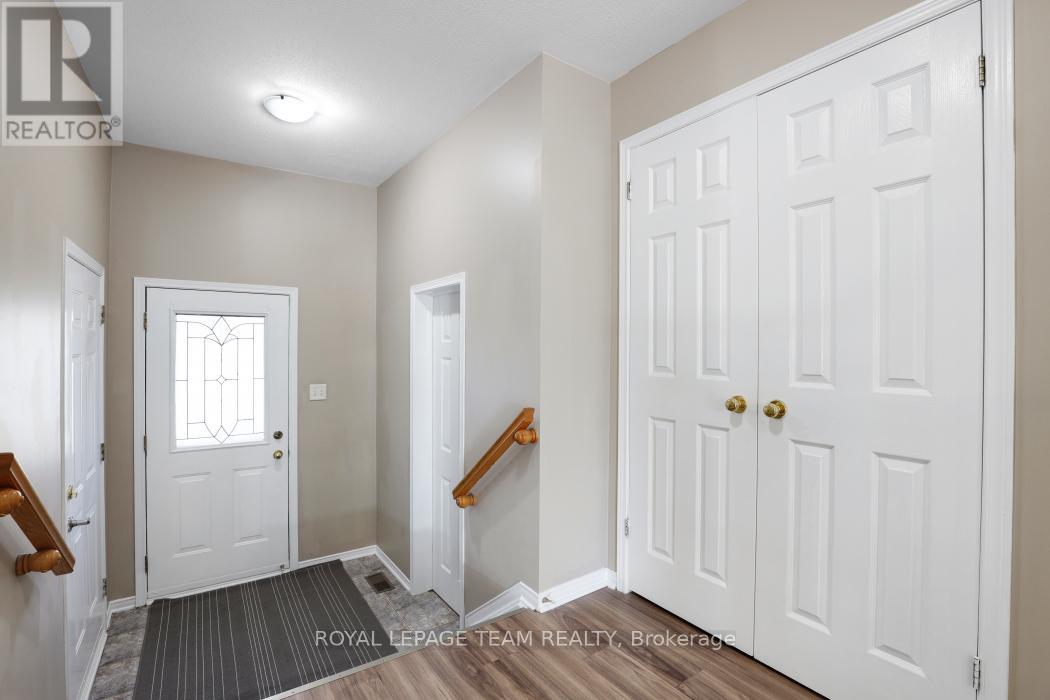 576 CHARDONNAY DRIVE, Ottawa, Ontario, K4A4J9 — Photo 3