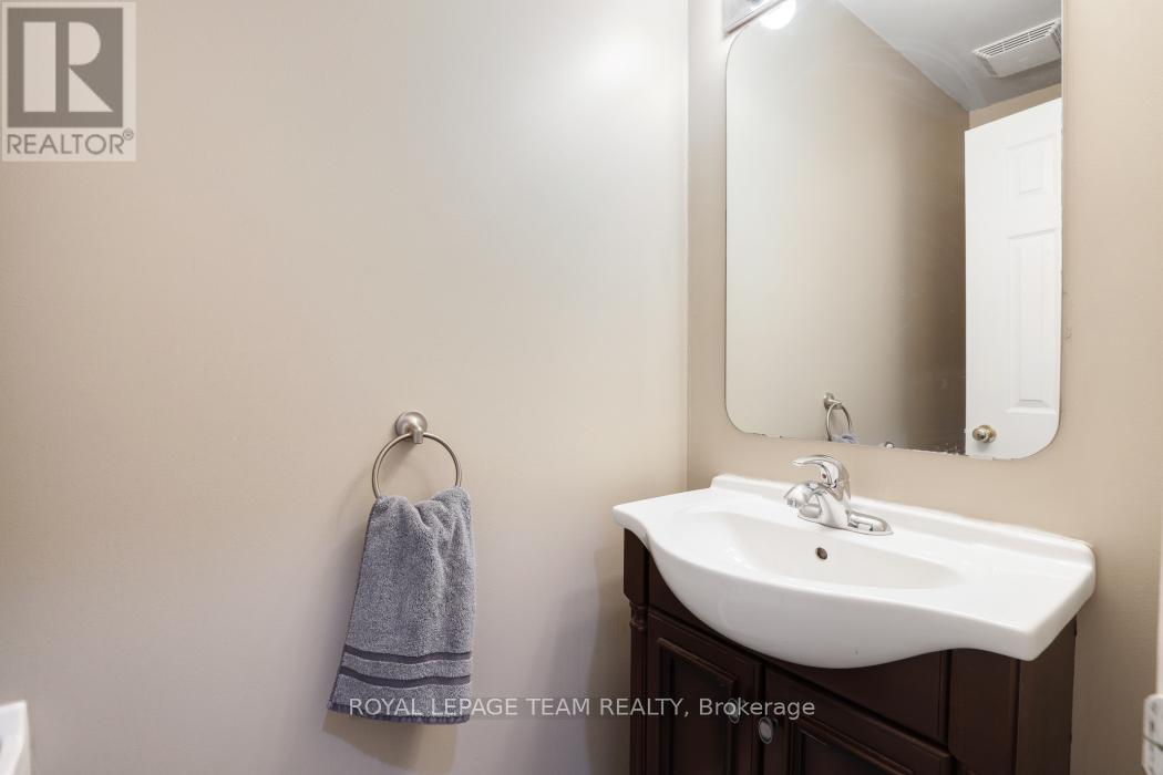 576 CHARDONNAY DRIVE, Ottawa, Ontario, K4A4J9 — Photo 4