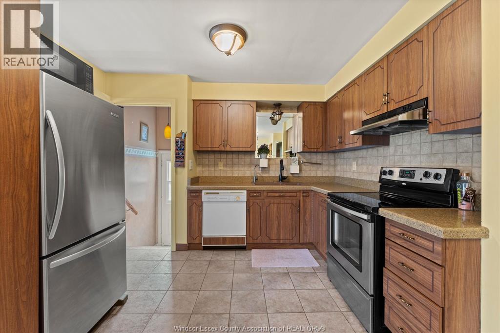 2840 AVONDALE AVENUE, Windsor, Ontario, N9E1X2 — Photo 12