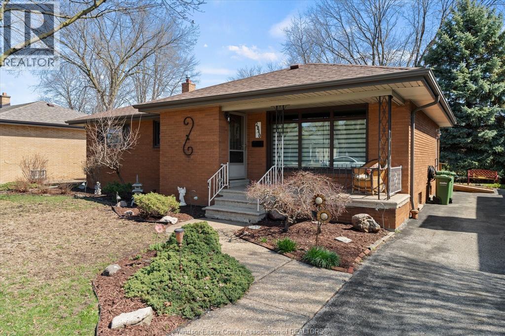 2840 AVONDALE AVENUE, Windsor, Ontario, N9E1X2 — Photo 3