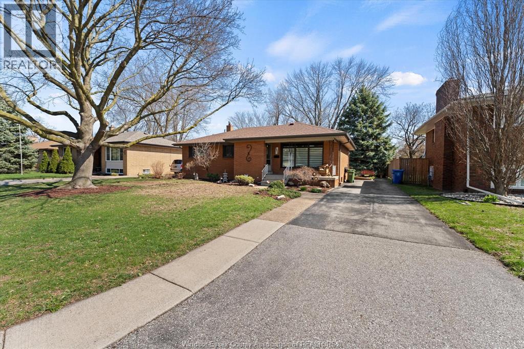 2840 AVONDALE AVENUE, Windsor, Ontario, N9E1X2 — Photo 4