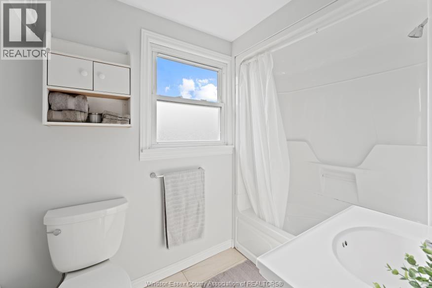 1655 PARTINGTON AVENUE, Windsor, Ontario, N9E2P9 — Photo 13