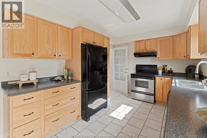 1655 PARTINGTON AVENUE, Windsor, Ontario, N9E2P9 — Photo 6