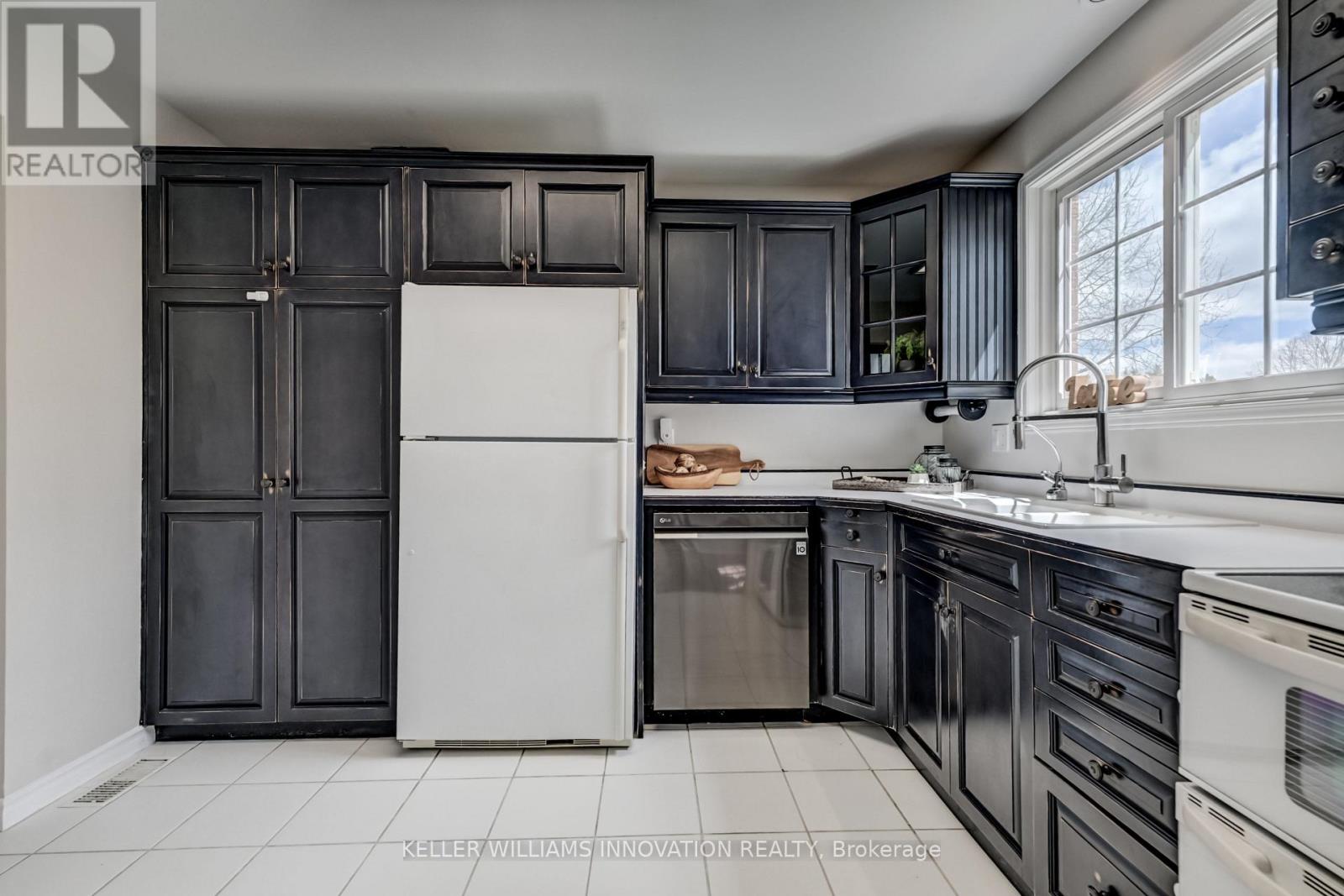 33 CARLYLE PLACE, Kitchener, Ontario, N2P1R6 — Photo 9