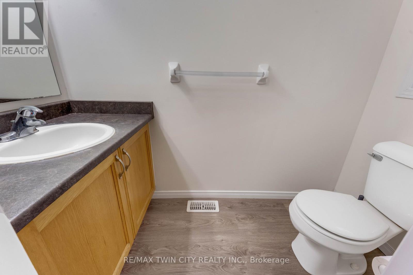 85 ACTIVA AVENUE, Kitchener, Ontario, N2E3R4 — Photo 10