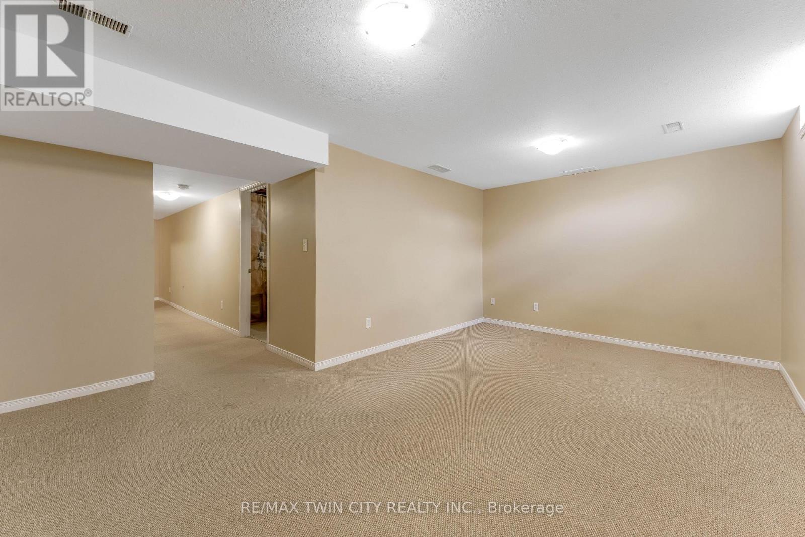 85 ACTIVA AVENUE, Kitchener, Ontario, N2E3R4 — Photo 27