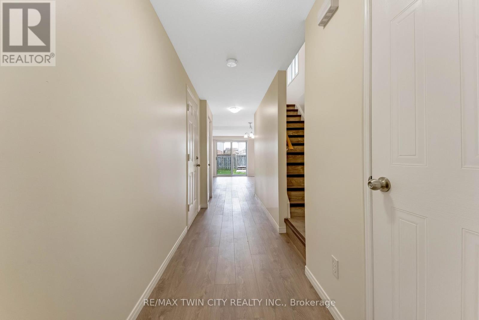 85 ACTIVA AVENUE, Kitchener, Ontario, N2E3R4 — Photo 3