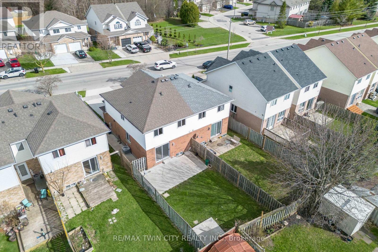 85 ACTIVA AVENUE, Kitchener, Ontario, N2E3R4 — Photo 35