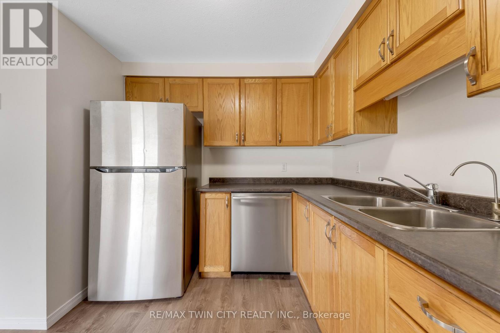 85 ACTIVA AVENUE, Kitchener, Ontario, N2E3R4 — Photo 7