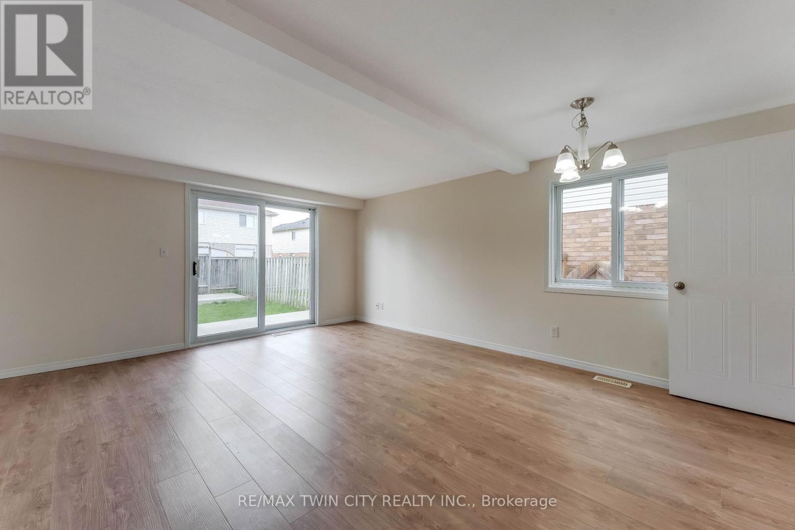 85 ACTIVA AVENUE, Kitchener, Ontario, N2E3R4 — Photo 9