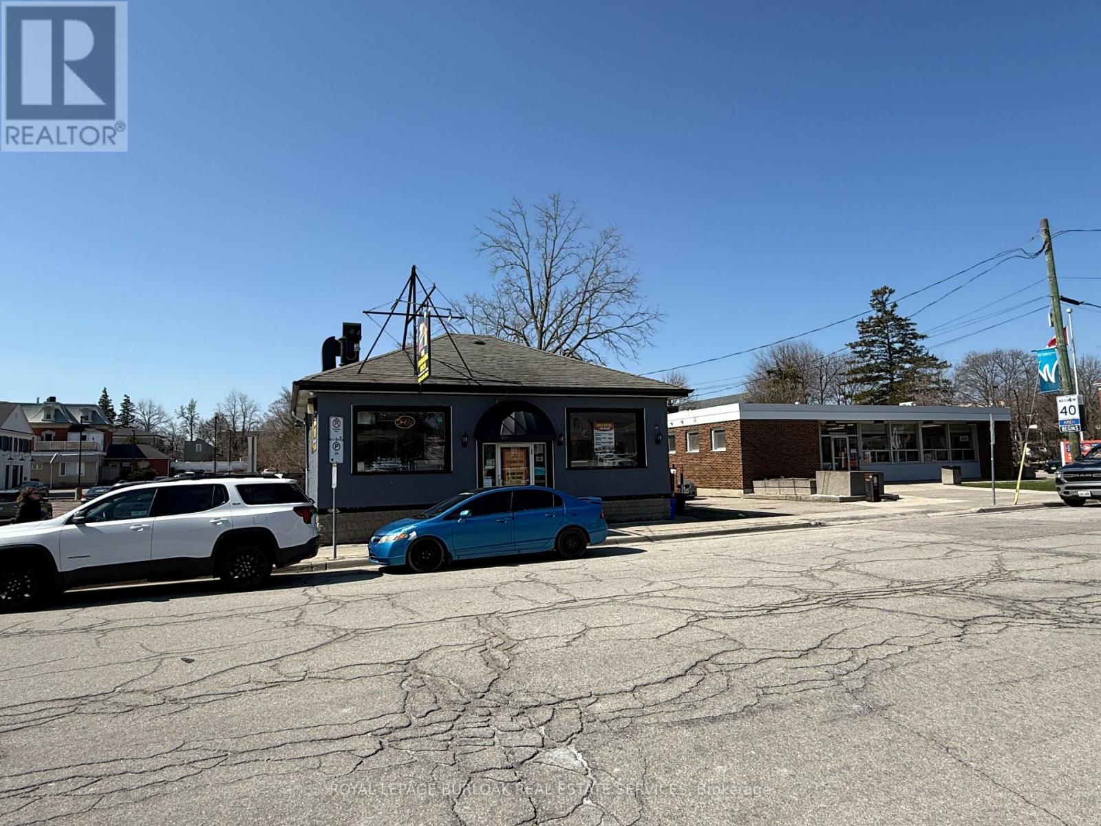 9 MAIN STREET N, Hamilton (Waterdown), Ontario, L0R2H0 — Photo 2