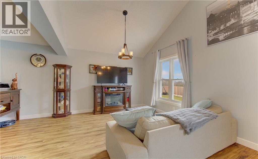 512 HIDDEN CREEK Drive, Kitchener, Ontario, N2N3M1 — Photo 9