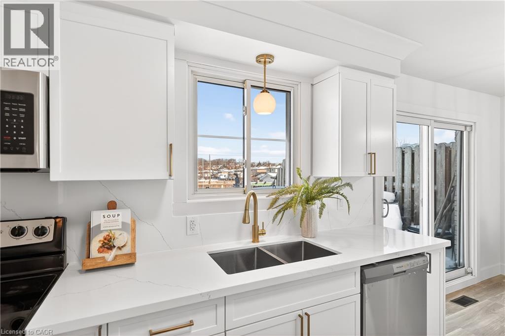 97 MOFFAT Drive, Cambridge, Ontario, N1R6C1 — Photo 17