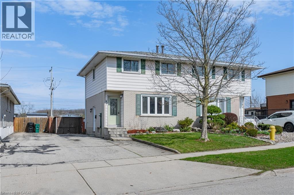 97 MOFFAT Drive, Cambridge, Ontario, N1R6C1 — Photo 2