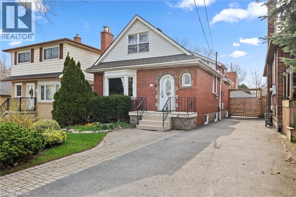 15 MILLEN Avenue, Hamilton, Ontario, L9A2T5 — Photo 3