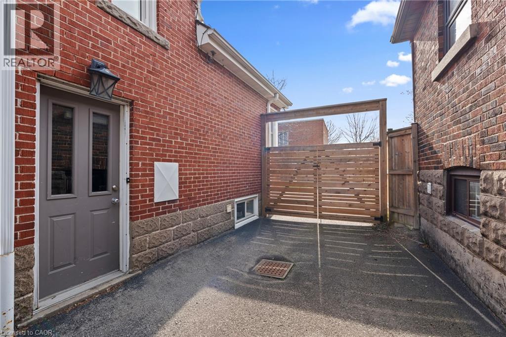 15 MILLEN Avenue, Hamilton, Ontario, L9A2T5 — Photo 40