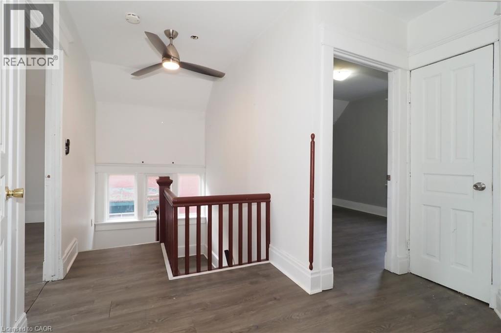 205 DUKE Street E, Kitchener, Ontario, N2H1A9 — Photo 20