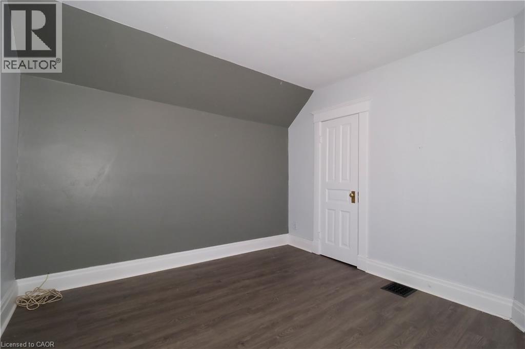 205 DUKE Street E, Kitchener, Ontario, N2H1A9 — Photo 25