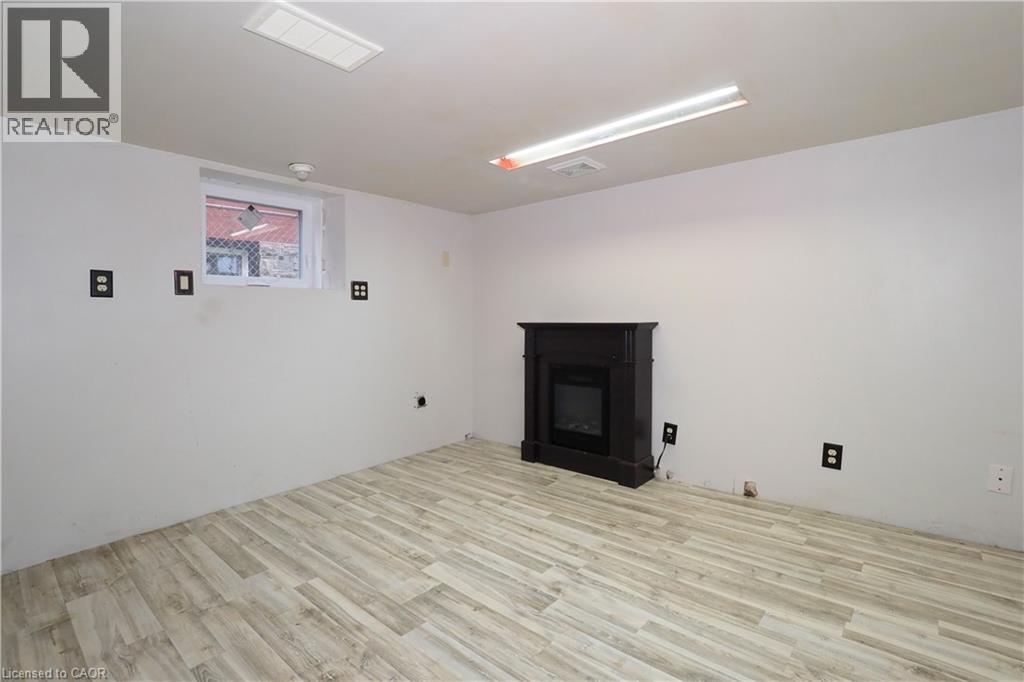 205 DUKE Street E, Kitchener, Ontario, N2H1A9 — Photo 30