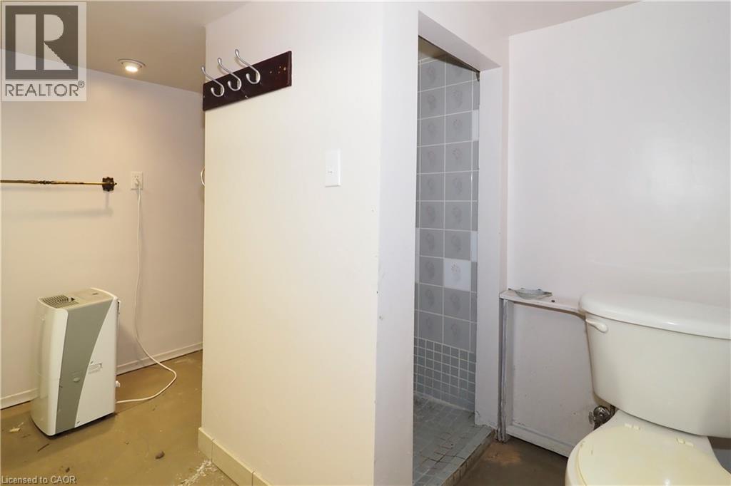 205 DUKE Street E, Kitchener, Ontario, N2H1A9 — Photo 32