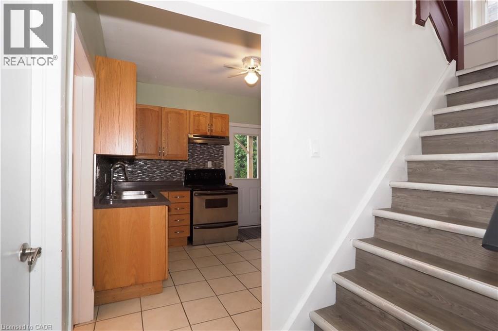 205 DUKE Street E, Kitchener, Ontario, N2H1A9 — Photo 9