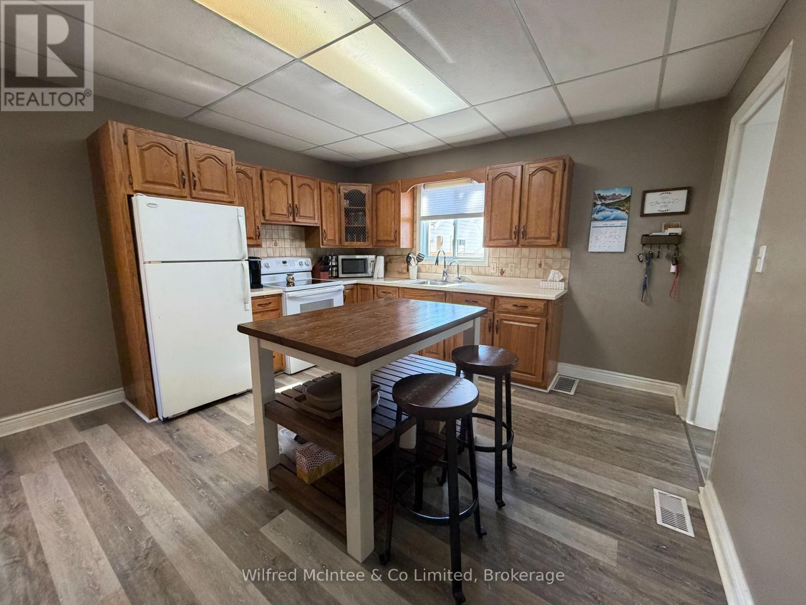 207 JOHN STREET, Brockton, Ontario, N0G2V0 — Photo 10