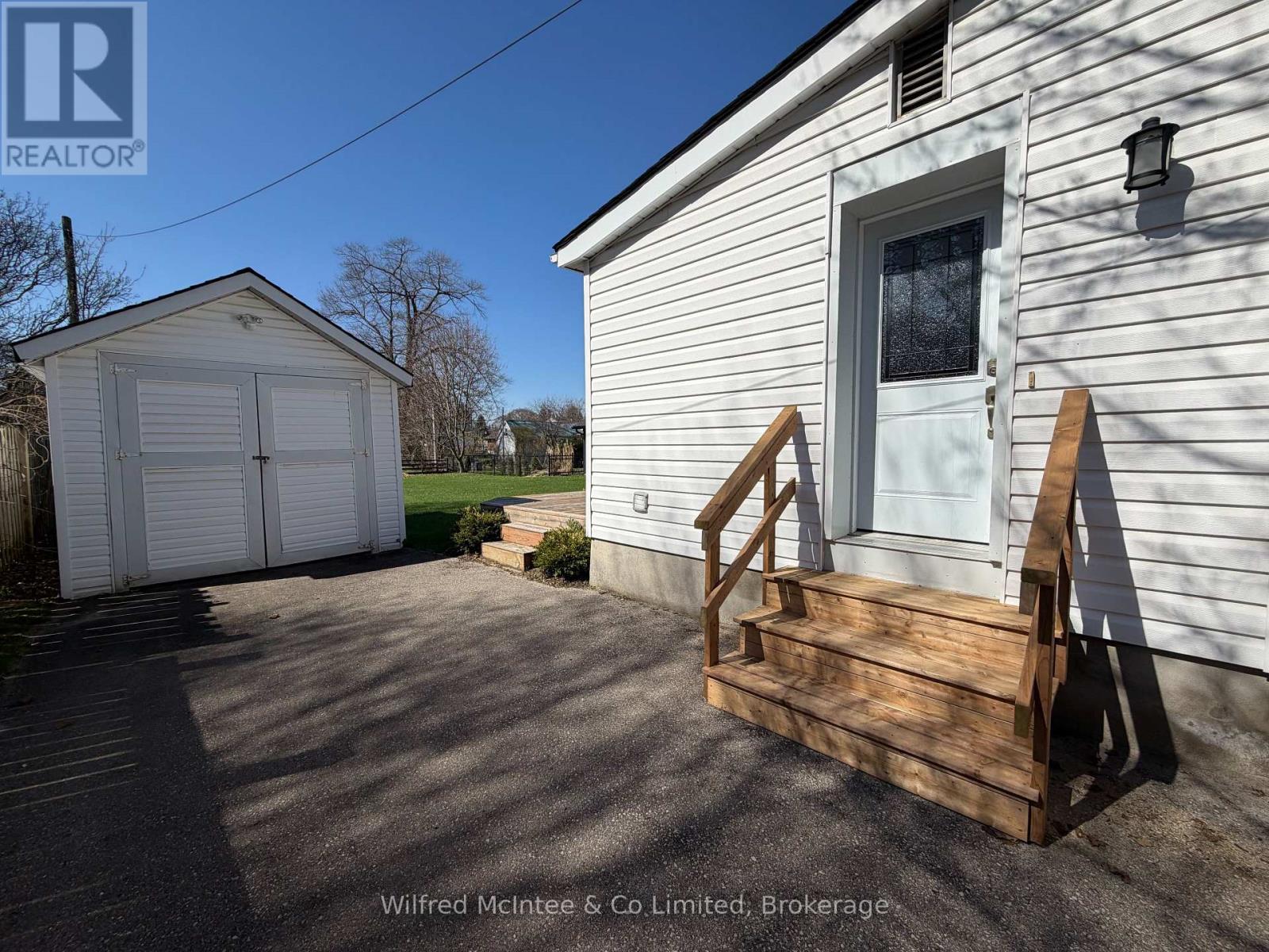 207 JOHN STREET, Brockton, Ontario, N0G2V0 — Photo 4