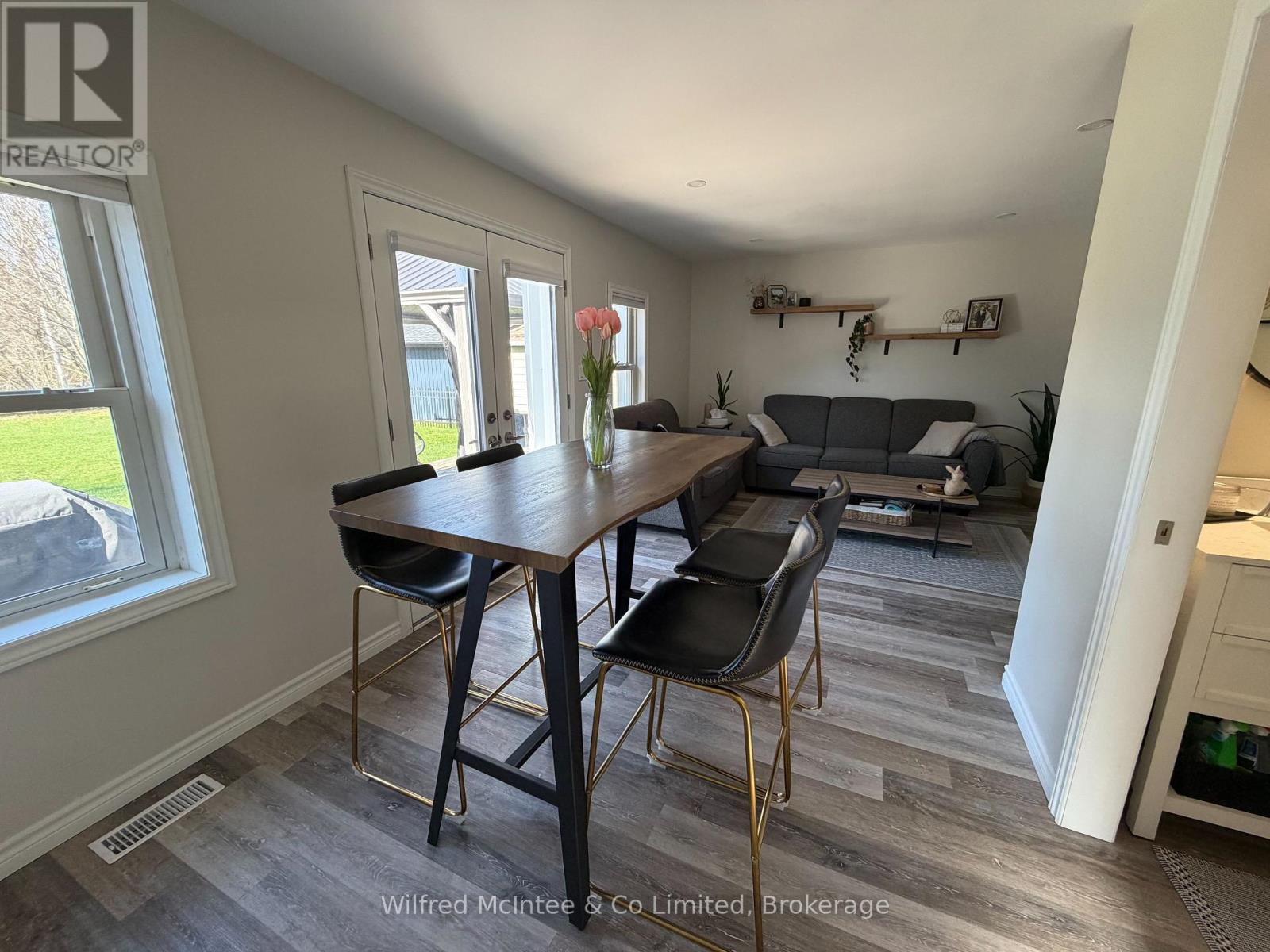 207 JOHN STREET, Brockton, Ontario, N0G2V0 — Photo 5