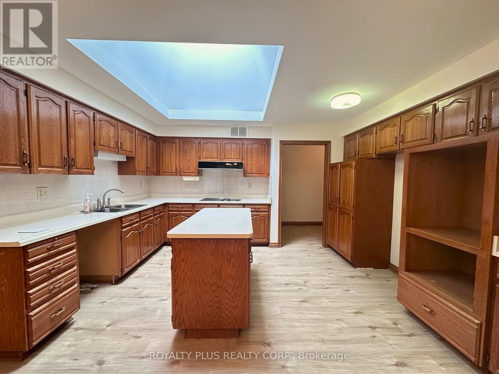 19 RAVINE COURT, Vaughan (East Woodbridge), Ontario, L4L7B9 — Photo 5