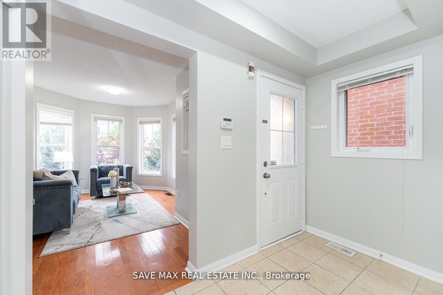 36 BEVINGTON ROAD, Brampton (Northwest Brampton), Ontario, L7A0R9 — Photo 3