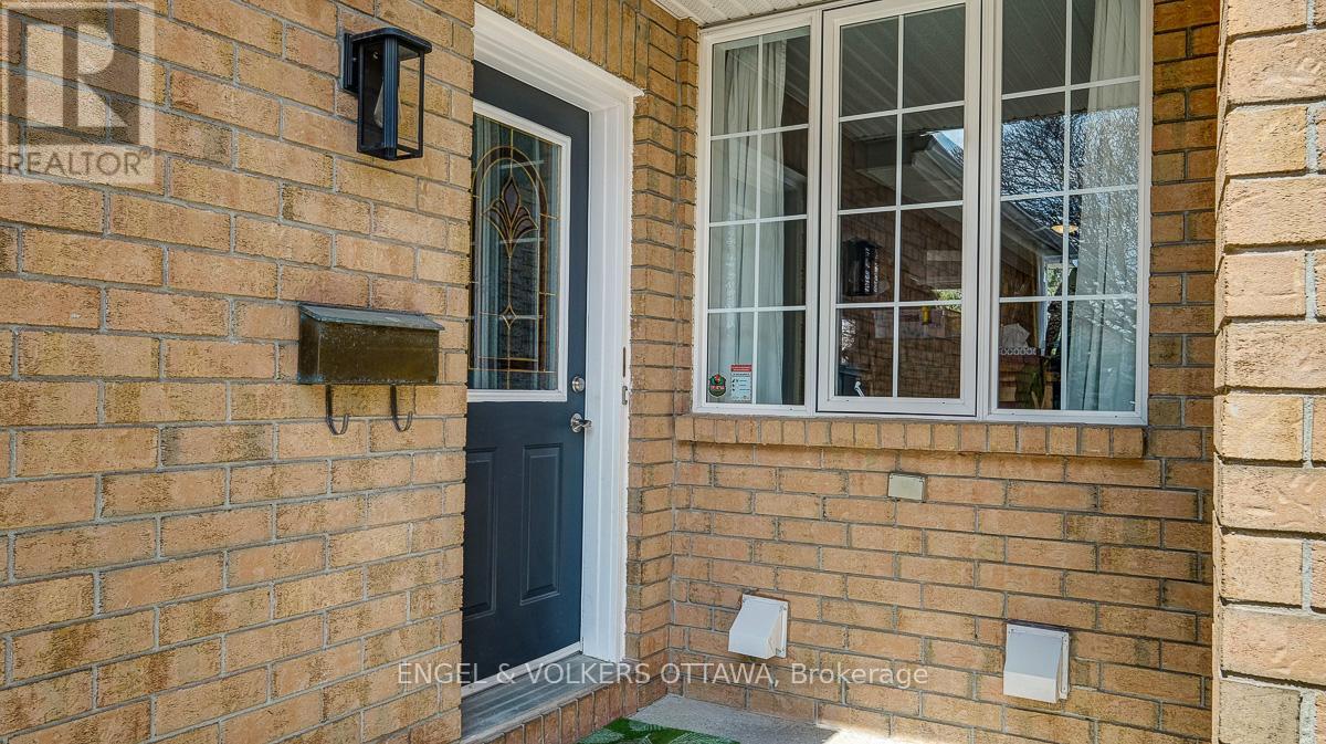 19 MULLCRAFT CRESCENT, Ottawa, Ontario, K2J4P8 — Photo 2