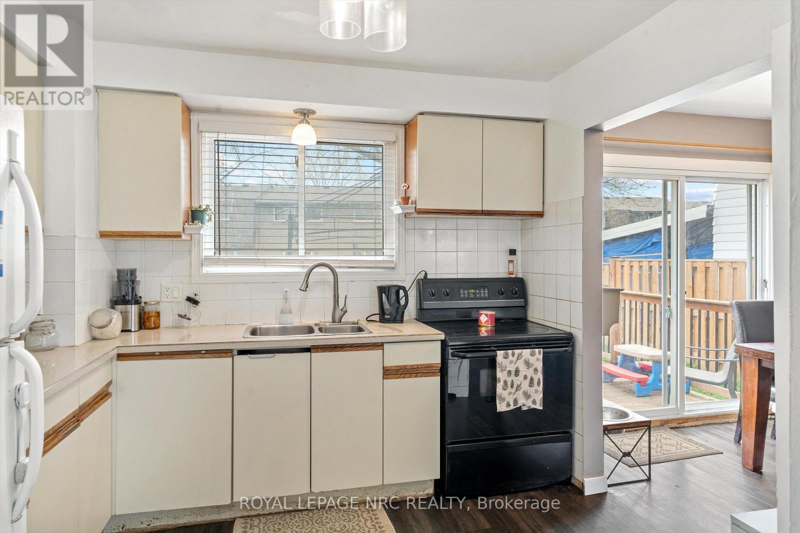 18 LAFAYETTE DRIVE, St. Catharines (Lakeport), Ontario, L2N6C2 — Photo 14