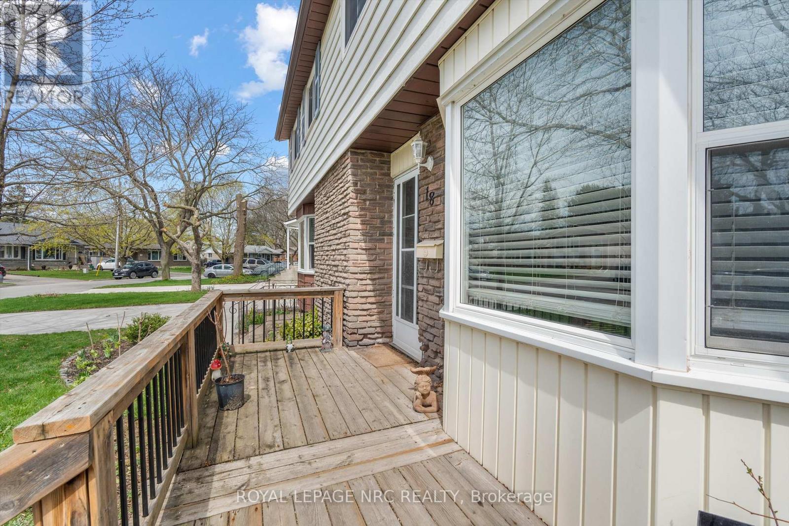 18 LAFAYETTE DRIVE, St. Catharines (Lakeport), Ontario, L2N6C2 — Photo 4