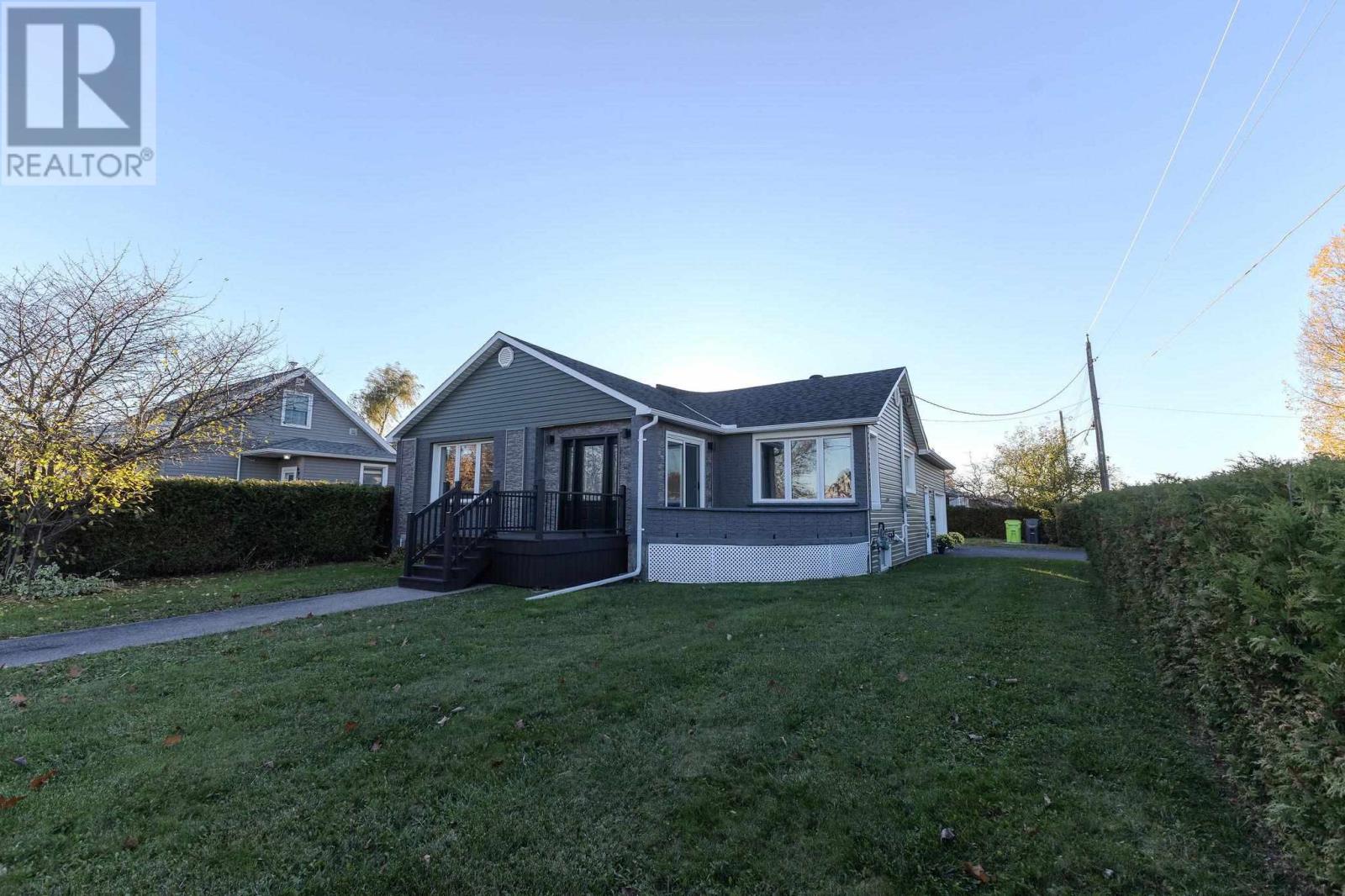 695 Korah RD, Sault Ste. Marie, Ontario, P6A5W6 — Photo 3