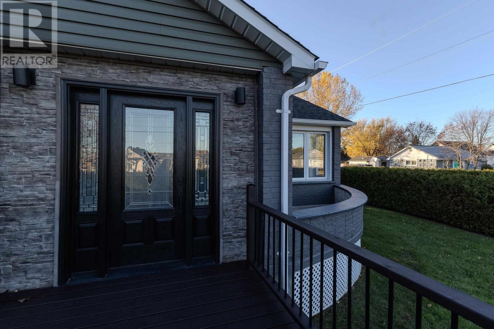 695 Korah RD, Sault Ste. Marie, Ontario, P6A5W6 — Photo 5