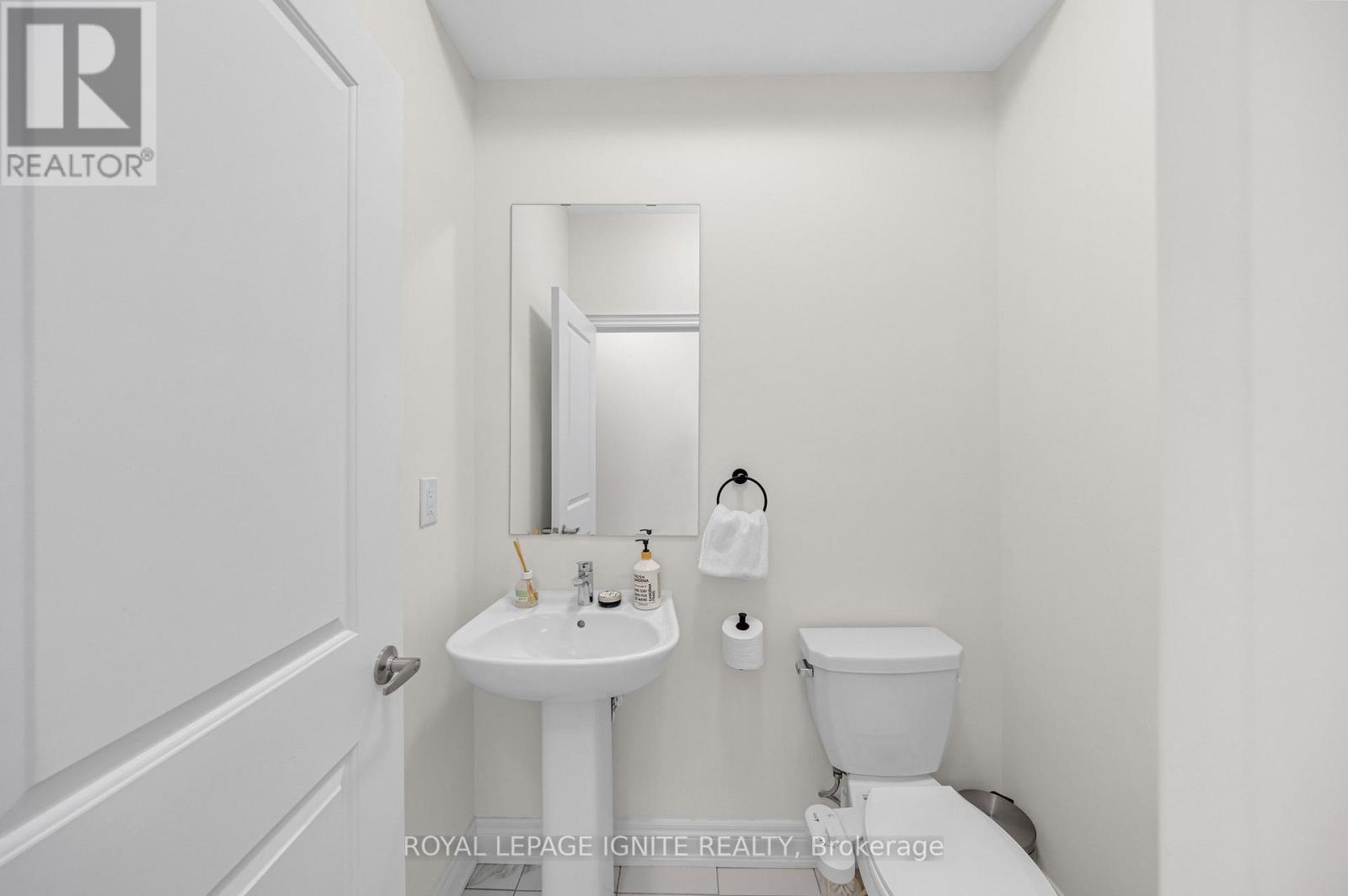 1030 SKYBRIDGE BOULEVARD, Pickering, Ontario, L1X0G5 — Photo 3