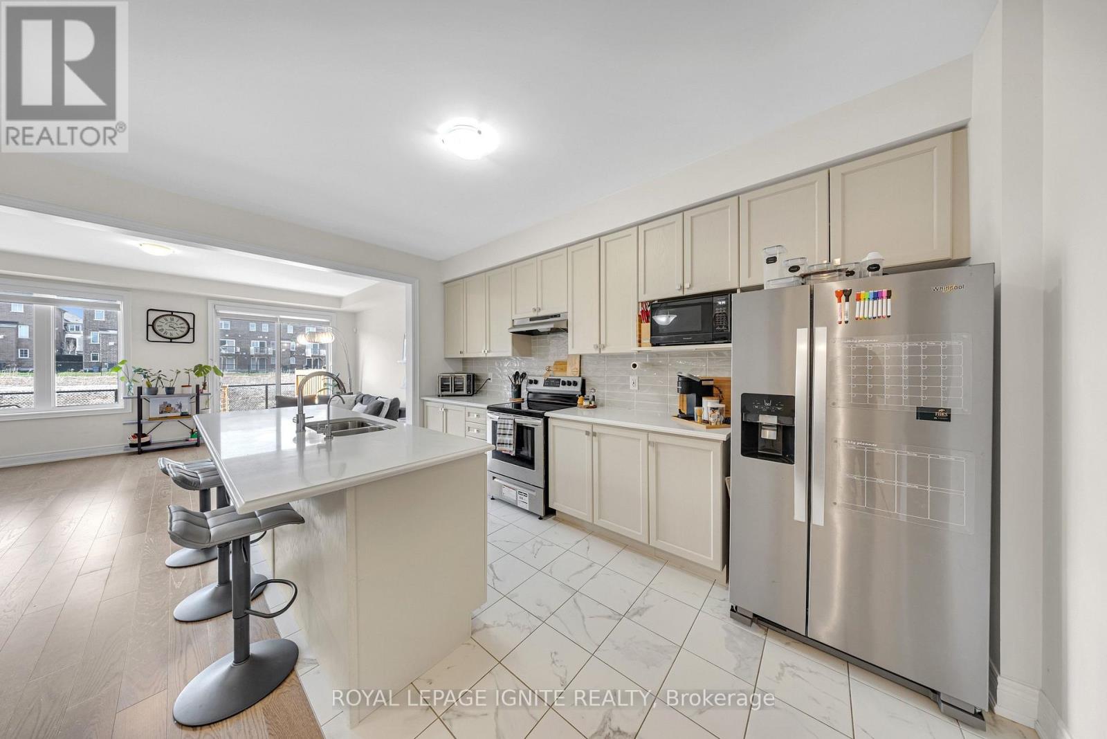 1030 SKYBRIDGE BOULEVARD, Pickering, Ontario, L1X0G5 — Photo 5