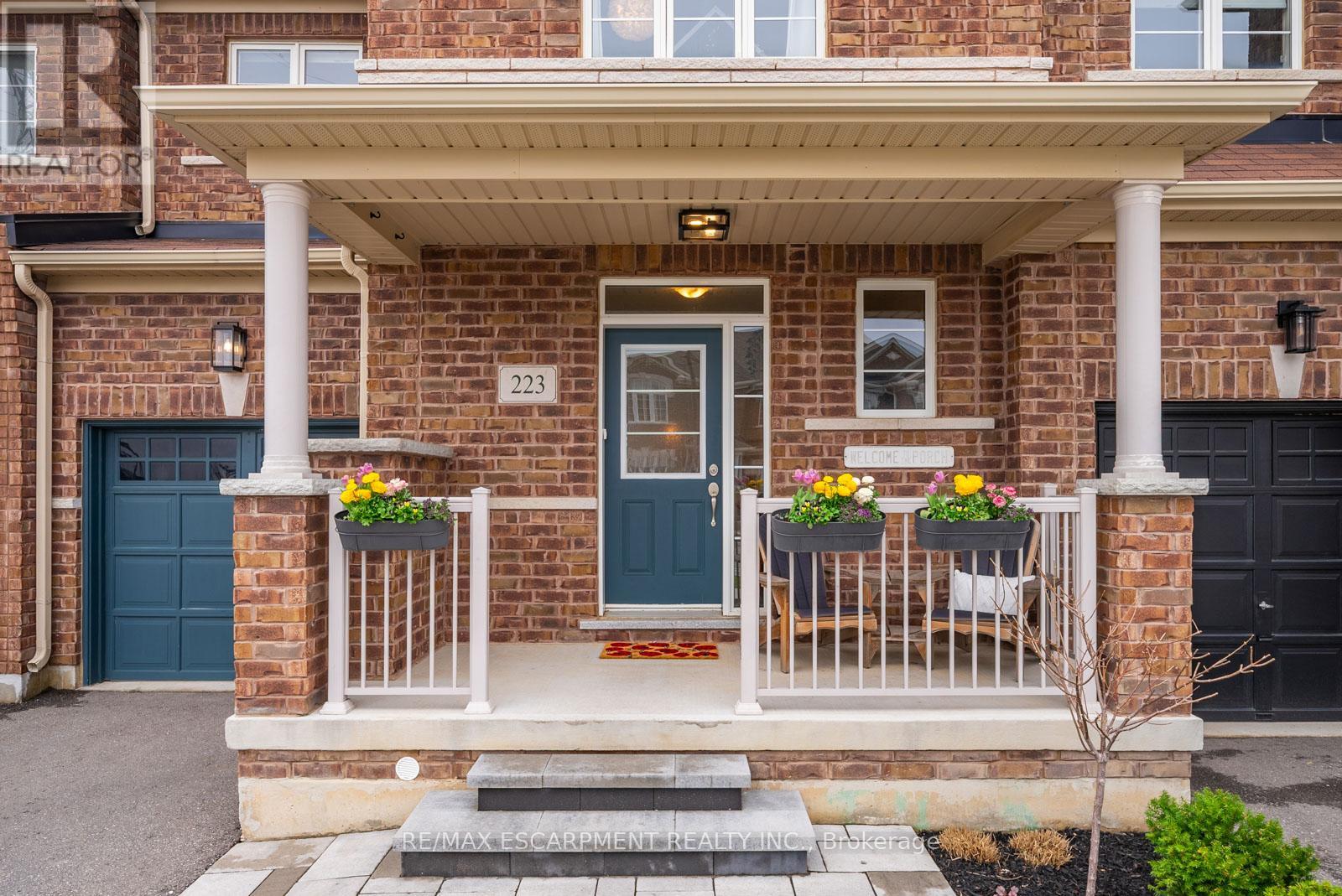 223 SKINNER ROAD, Hamilton (Waterdown), Ontario, L8B1X2 — Photo 3