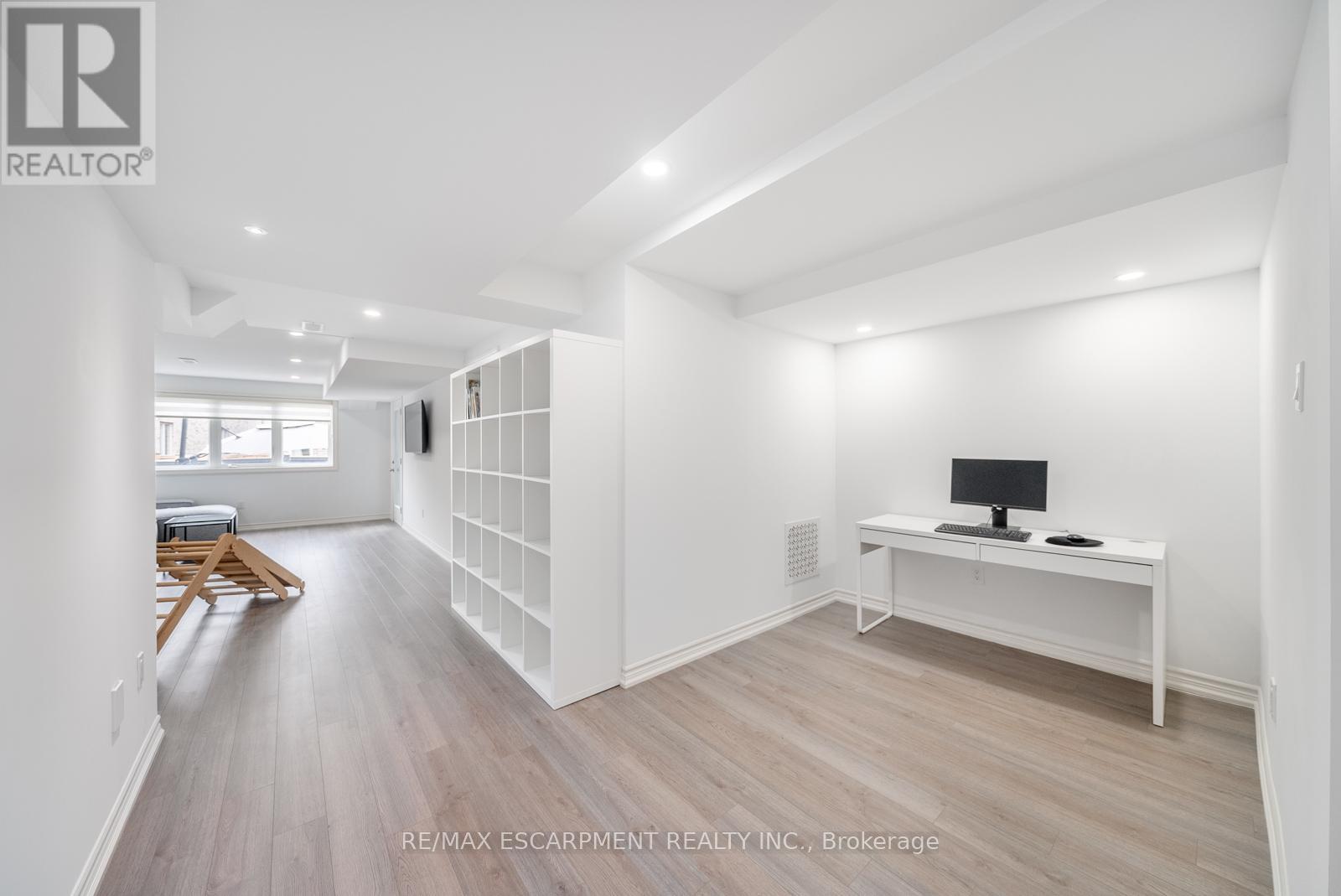 223 SKINNER ROAD, Hamilton (Waterdown), Ontario, L8B1X2 — Photo 36