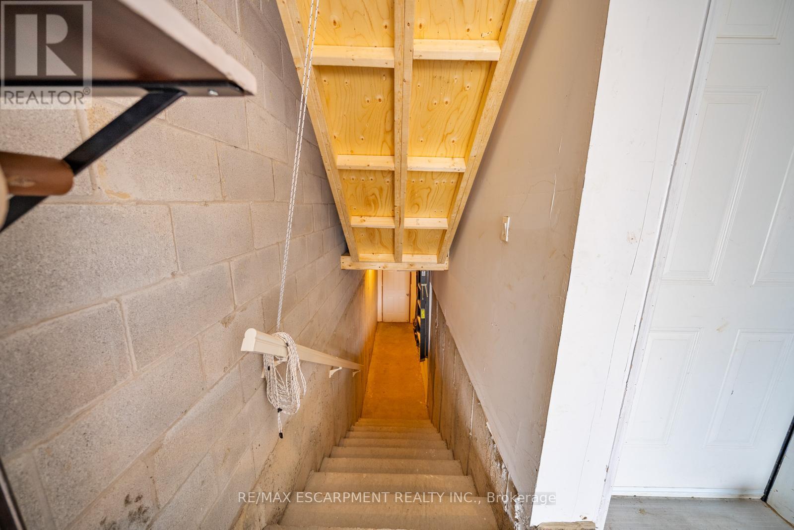 223 SKINNER ROAD, Hamilton (Waterdown), Ontario, L8B1X2 — Photo 46