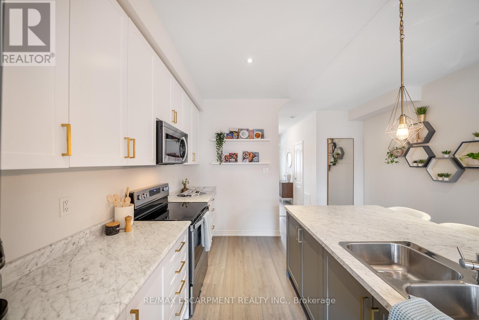 223 SKINNER ROAD, Hamilton (Waterdown), Ontario, L8B1X2 — Photo 9