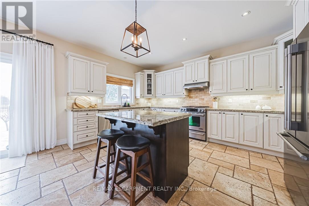 35 GRETI DRIVE, Hamilton, Ontario, L9B0C9 — Photo 10