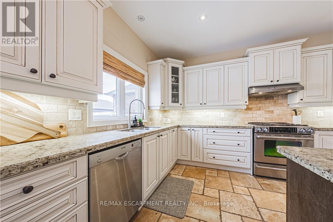 35 GRETI DRIVE, Hamilton, Ontario, L9B0C9 — Photo 12