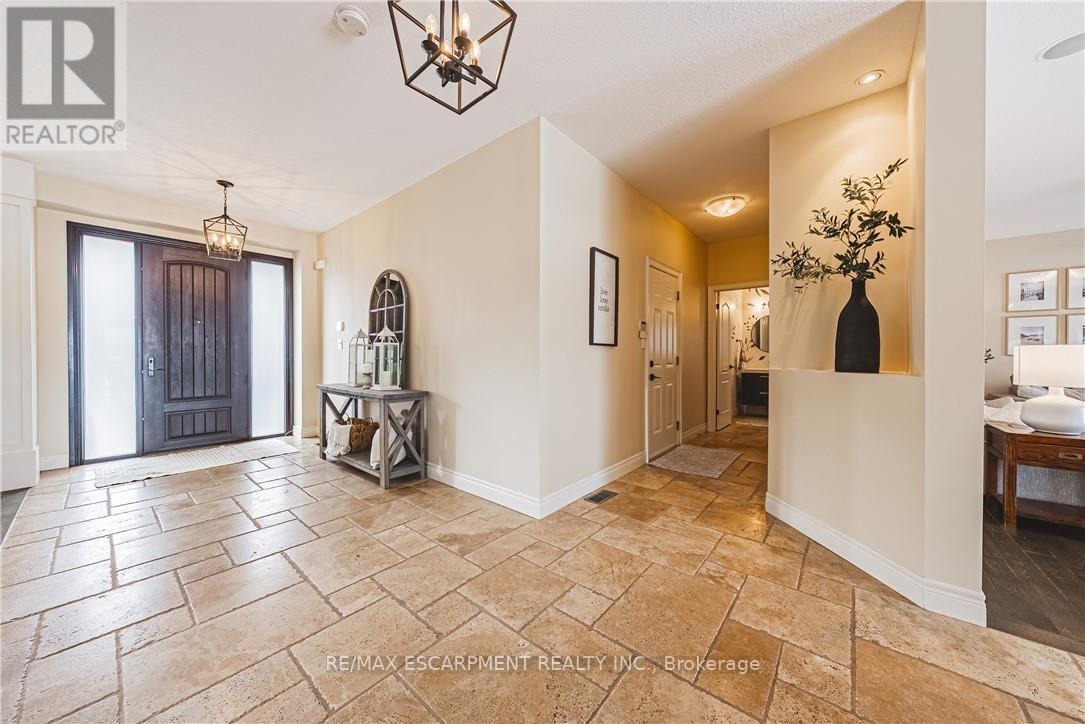 35 GRETI DRIVE, Hamilton, Ontario, L9B0C9 — Photo 15