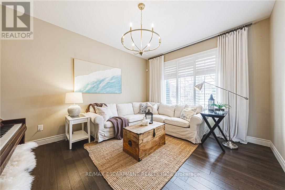 35 GRETI DRIVE, Hamilton, Ontario, L9B0C9 — Photo 5