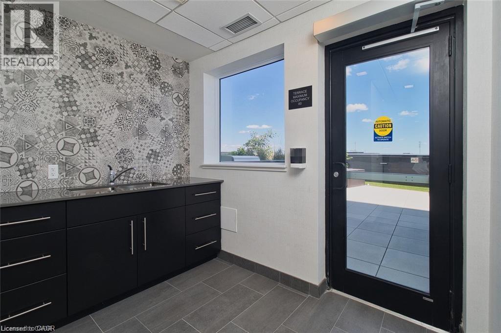 255 NORTHFIELD Drive E Unit# 301, Waterloo, Ontario, N2K0G5 — Photo 21
