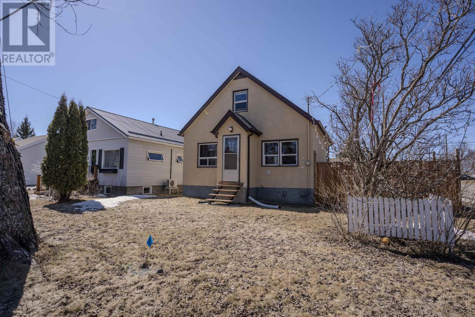 152 Rockwood AVE N, Thunder Bay, Ontario, P7A6A4 — Photo 2