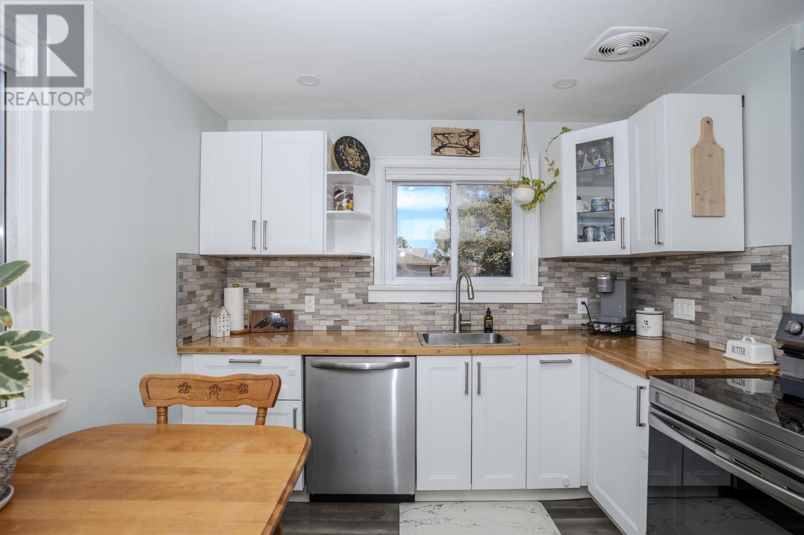 152 Rockwood AVE N, Thunder Bay, Ontario, P7A6A4 — Photo 8