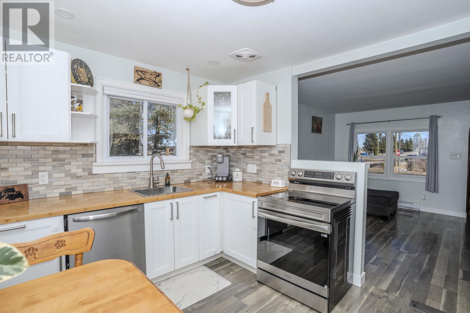 152 Rockwood AVE N, Thunder Bay, Ontario, P7A6A4 — Photo 9