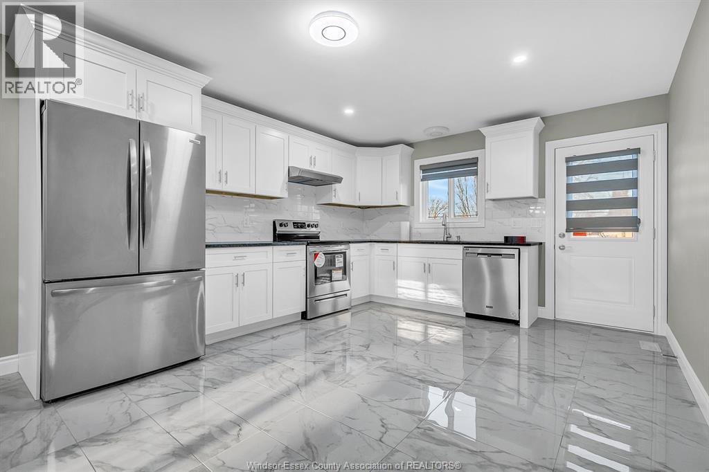 1858 BUCKINGHAM, Windsor, Ontario, N8T2A8 — Photo 8